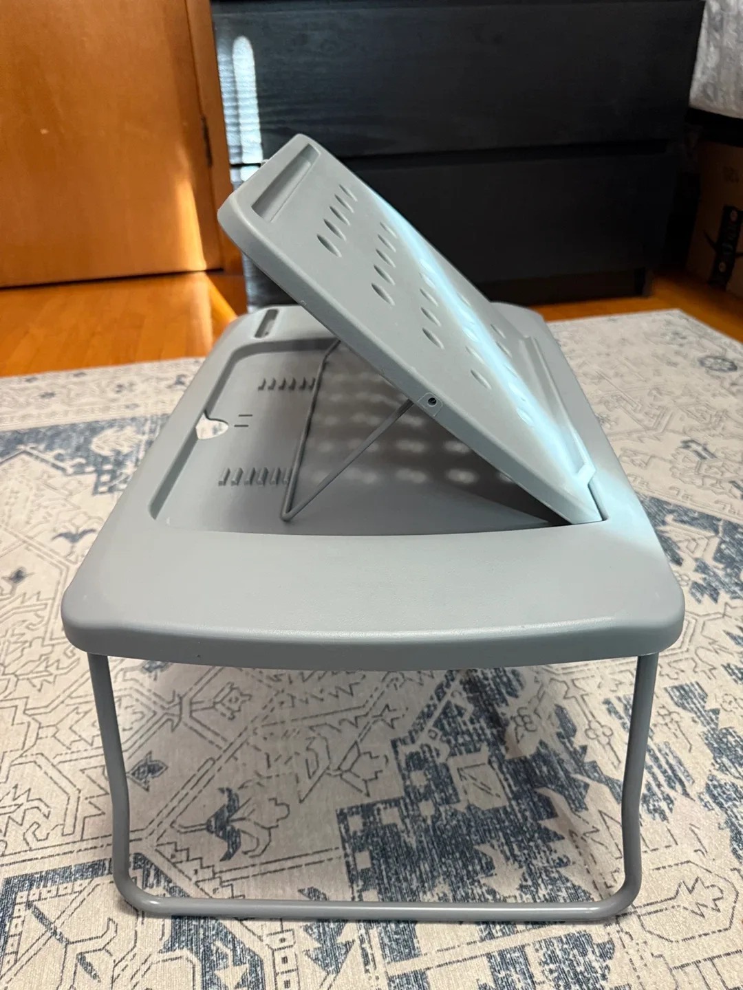 Foldable laptop bed tray table image indicator(2)