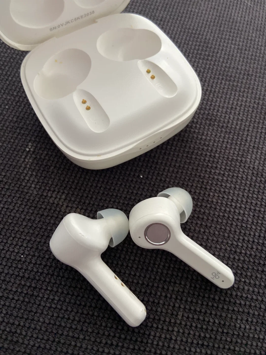 Boltune Wireless Earbuds - White image indicator(3)