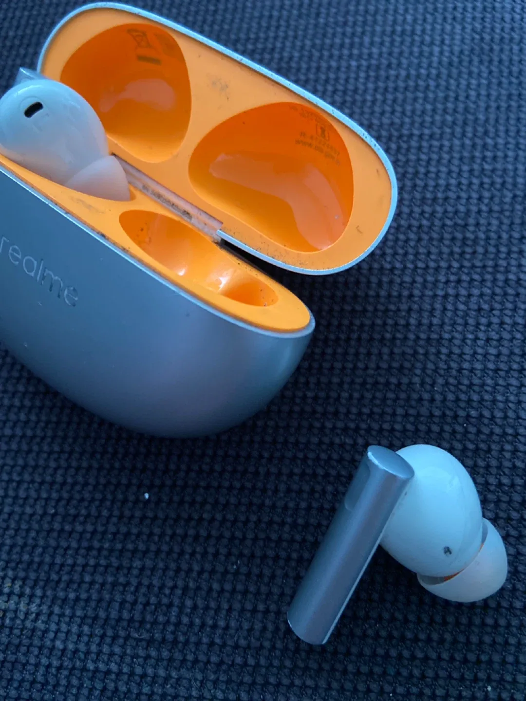 Realme Buds Air 3 image indicator(3)