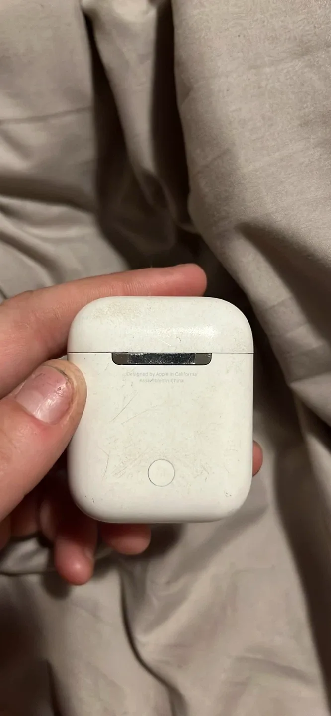 Used Apple AirPods (2nd Generation) image indicator(2)