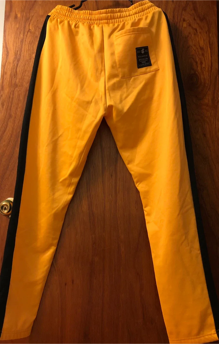 🥕Rocawear Tracksuit - Size M image indicator(5)