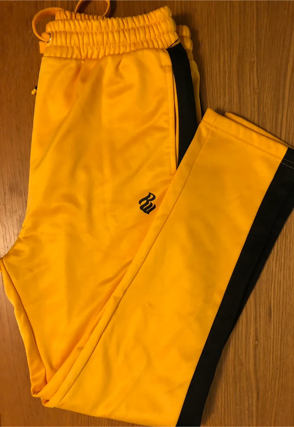 🥕Rocawear Tracksuit - Size M image indicator(4)