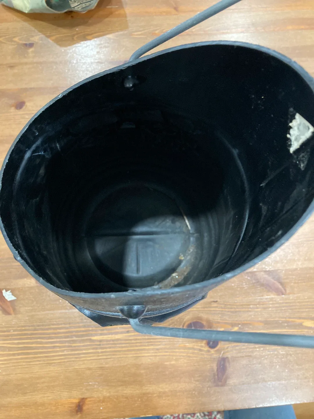 Vintage-Style Chuck Wagon Plastic Charcoal Bucket image indicator(2)