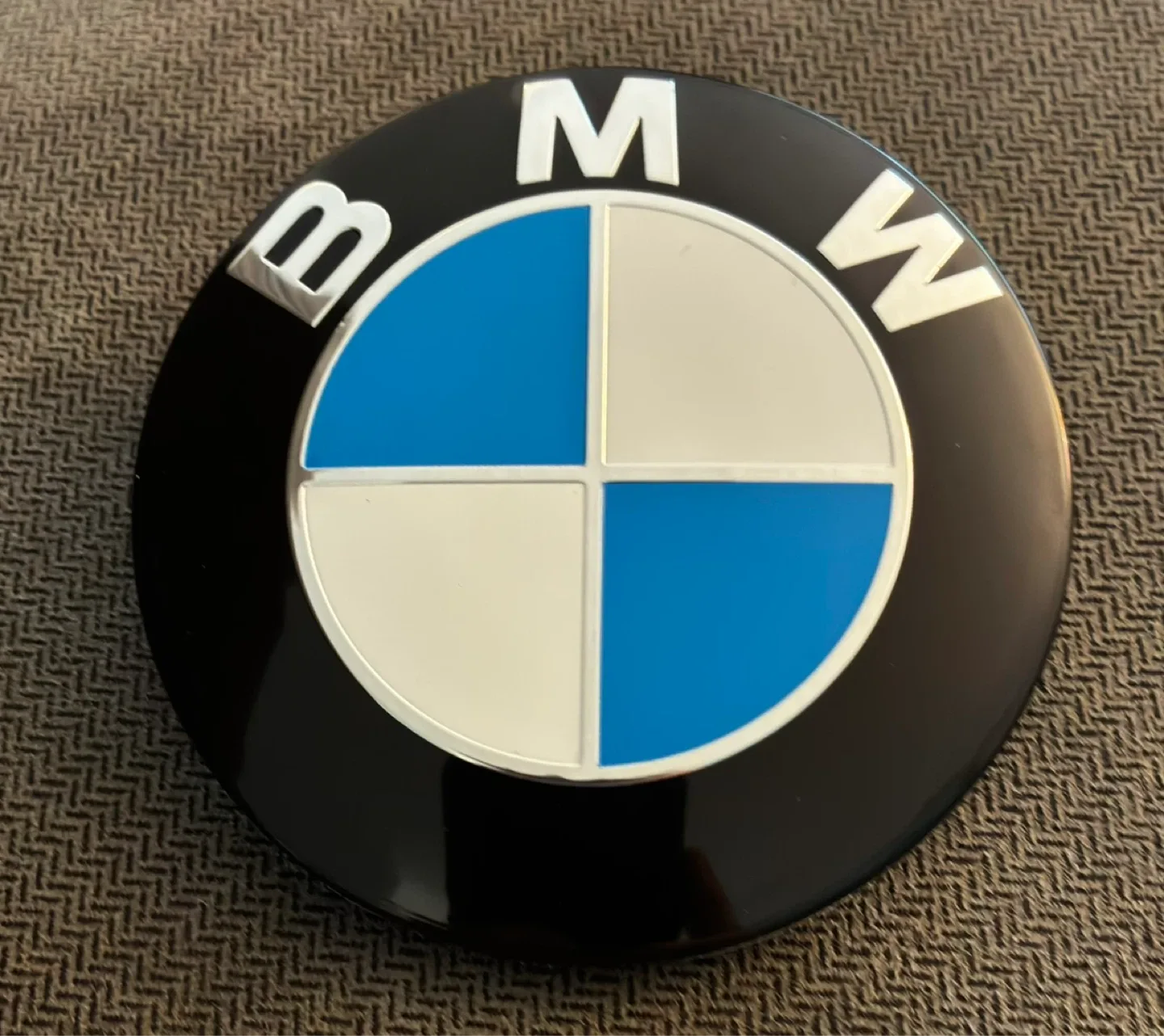 BMW 82mm No Chrome Surrounds Roundel - Brand New thumbnail