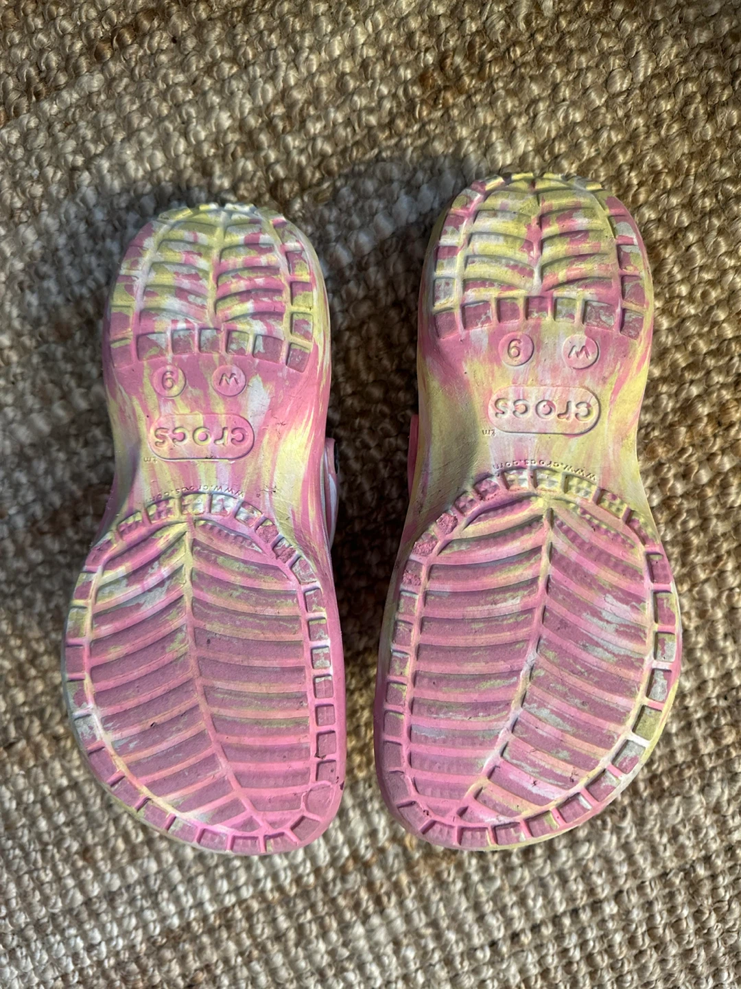 Crocs Classic Tie Dye Clogs, Women's Size 9 - photo 2