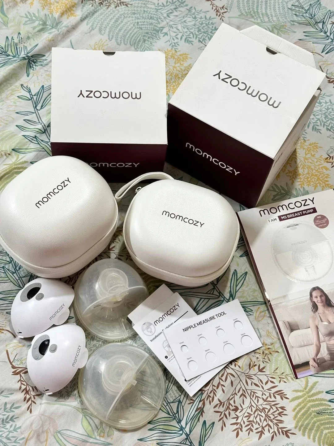 Momcozy M5 Breast Pump Set thumbnail