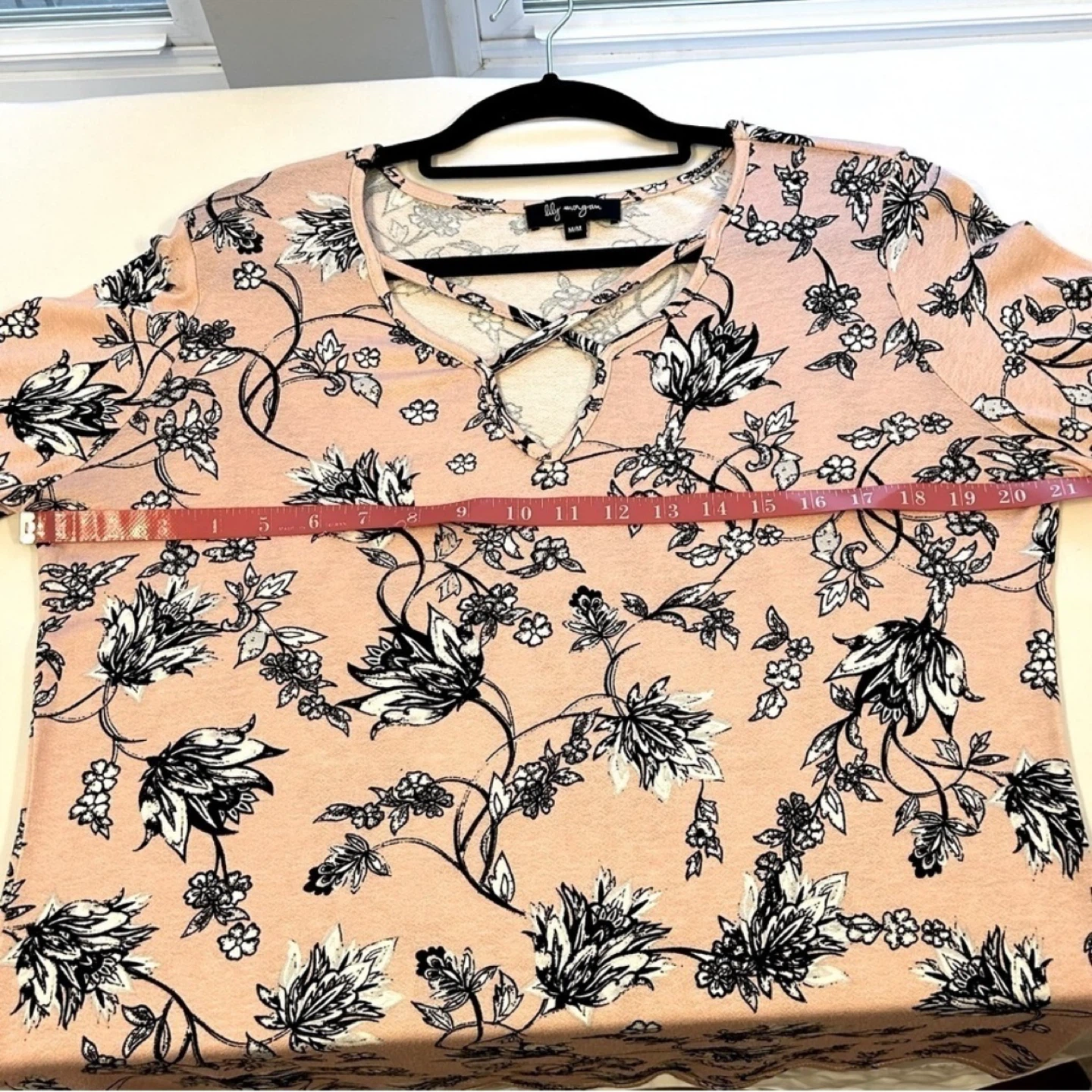Lily Morgan Crisscross Neck Long Sleeve Floral Top Womens Size M - photo 5