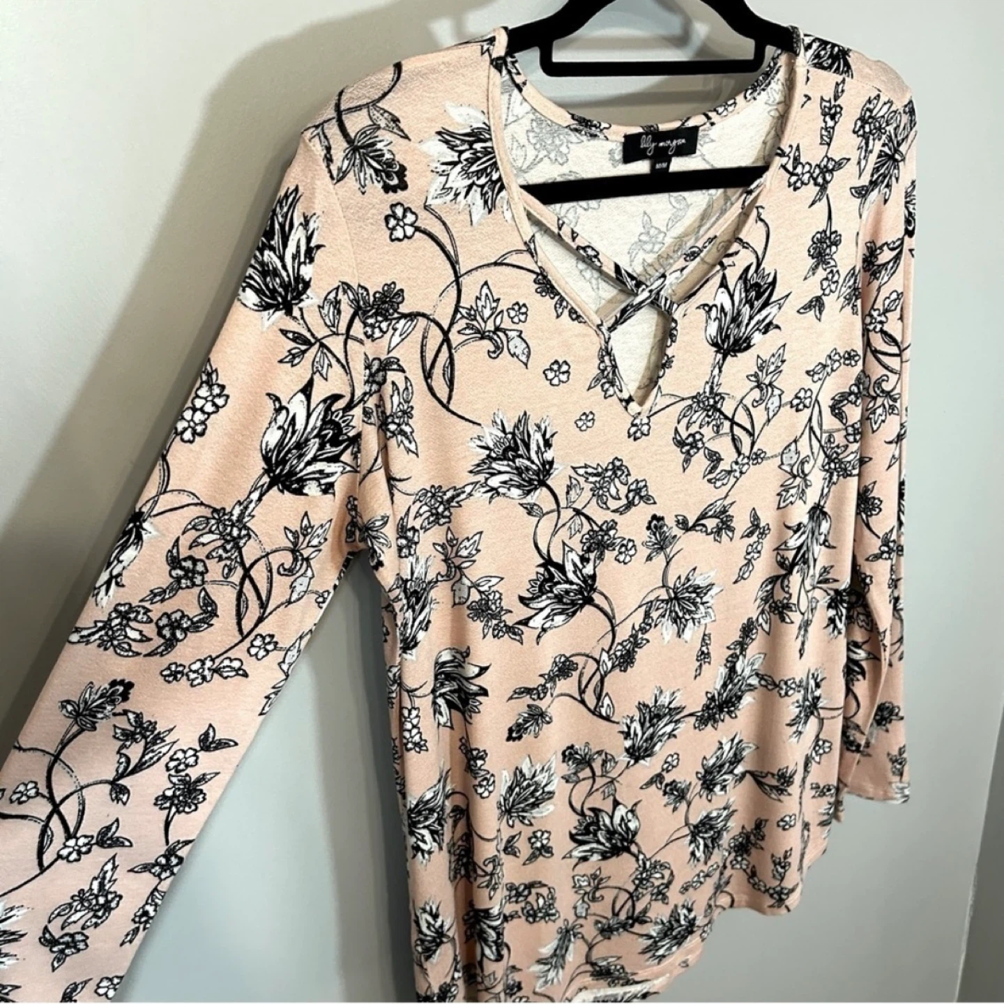 Lily Morgan Crisscross Neck Long Sleeve Floral Top Womens Size M