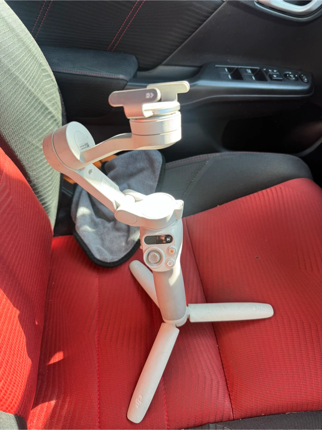 DJI Osmo Mobile 6 Gimbal Stabilizer - photo 3