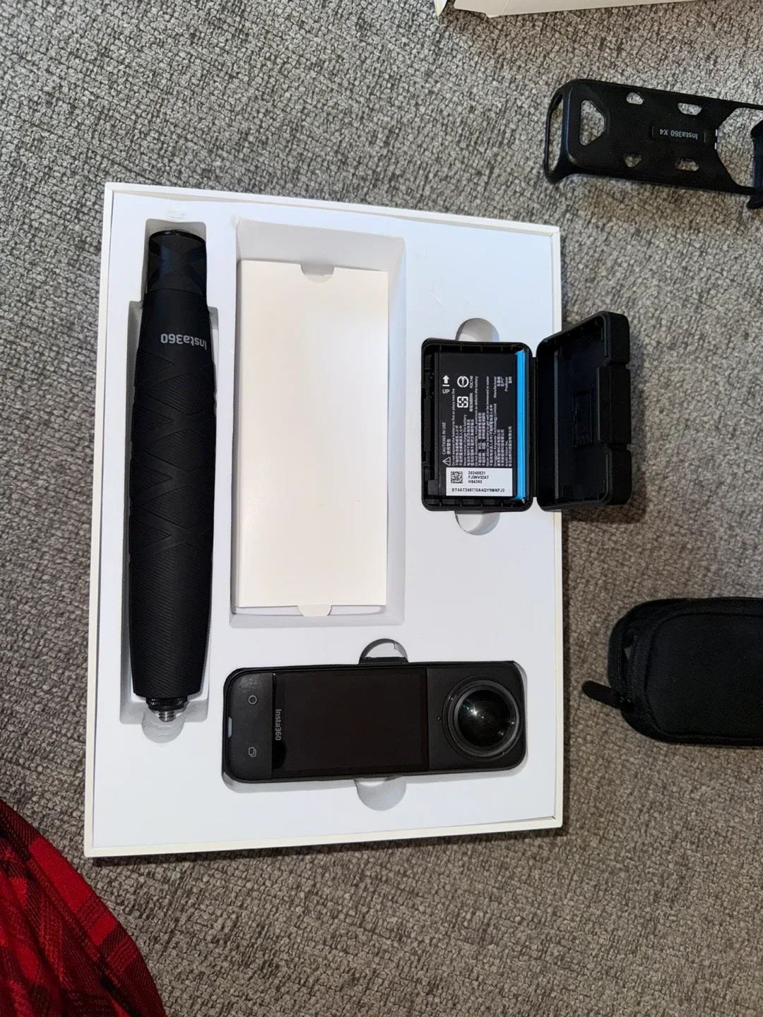Insta360 X4 Camera with Accessories image indicator(2)