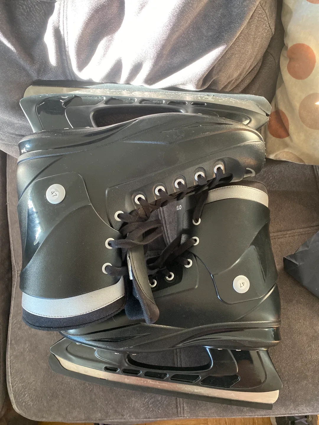 Black Ice Skates - Size 47 thumbnail
