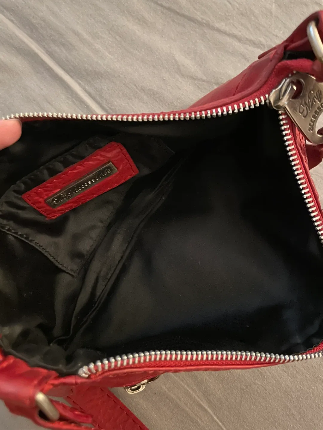 MNG Accessories Red Leather Bag image indicator(3)