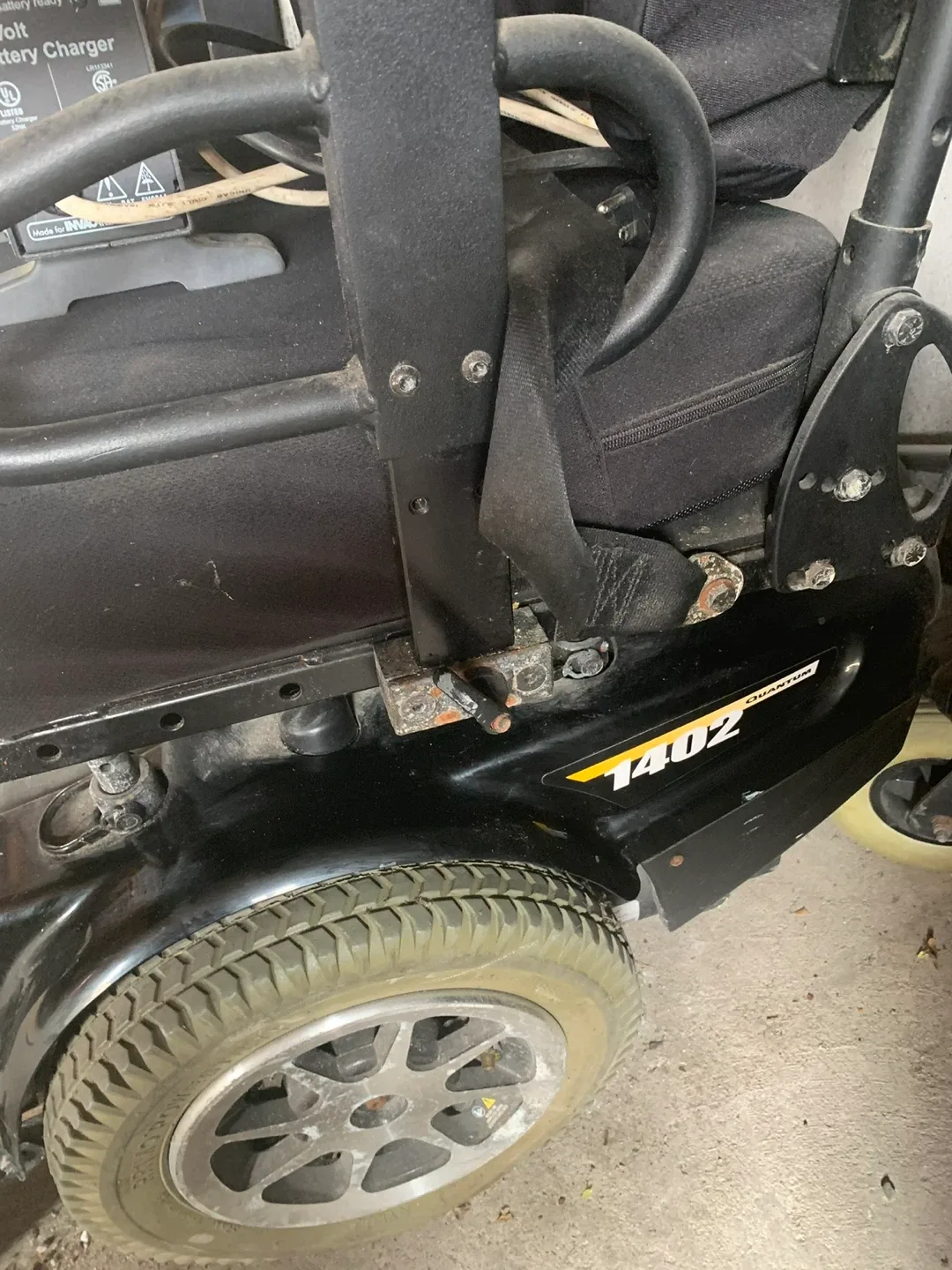 Quantum 1402 Power Wheelchair thumbnail