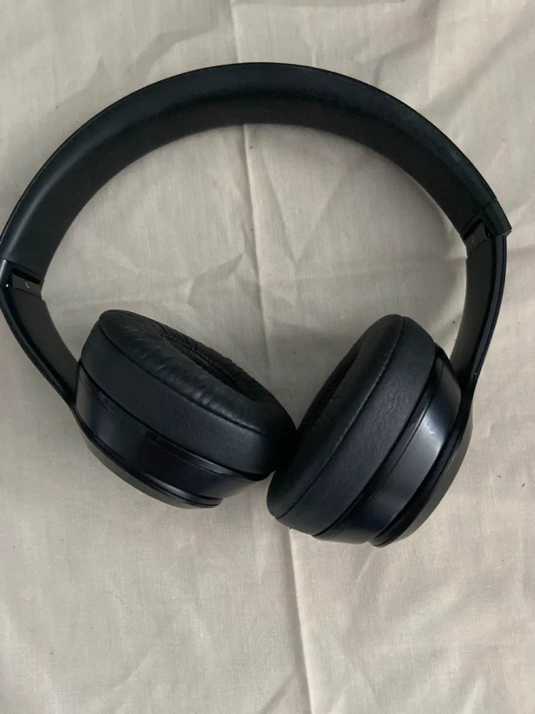 Beats Solo3 Wireless Headphones - Black thumbnail