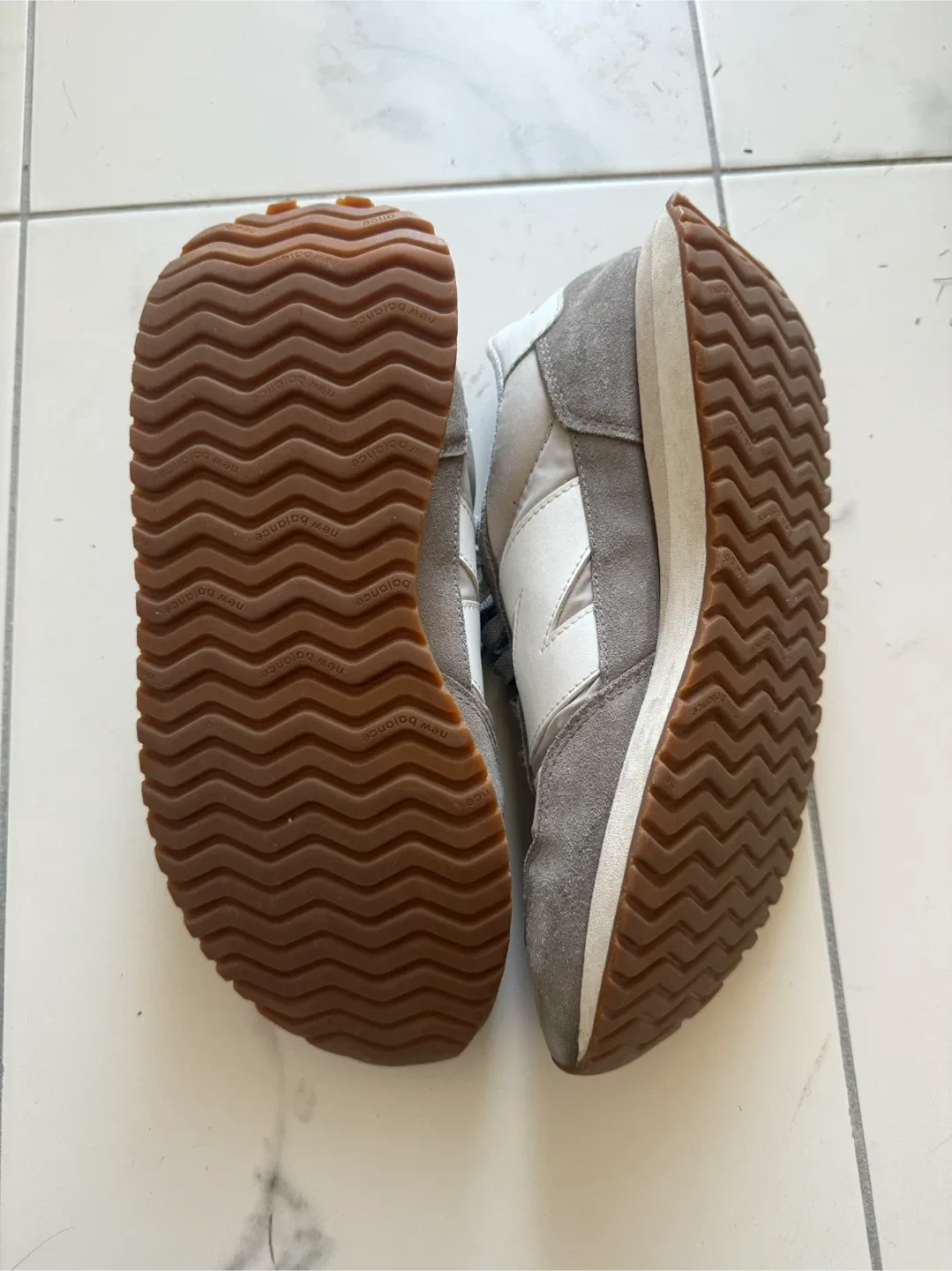 Men 8.5 New Balance 237 Sneakers Running Shoes image indicator(3)