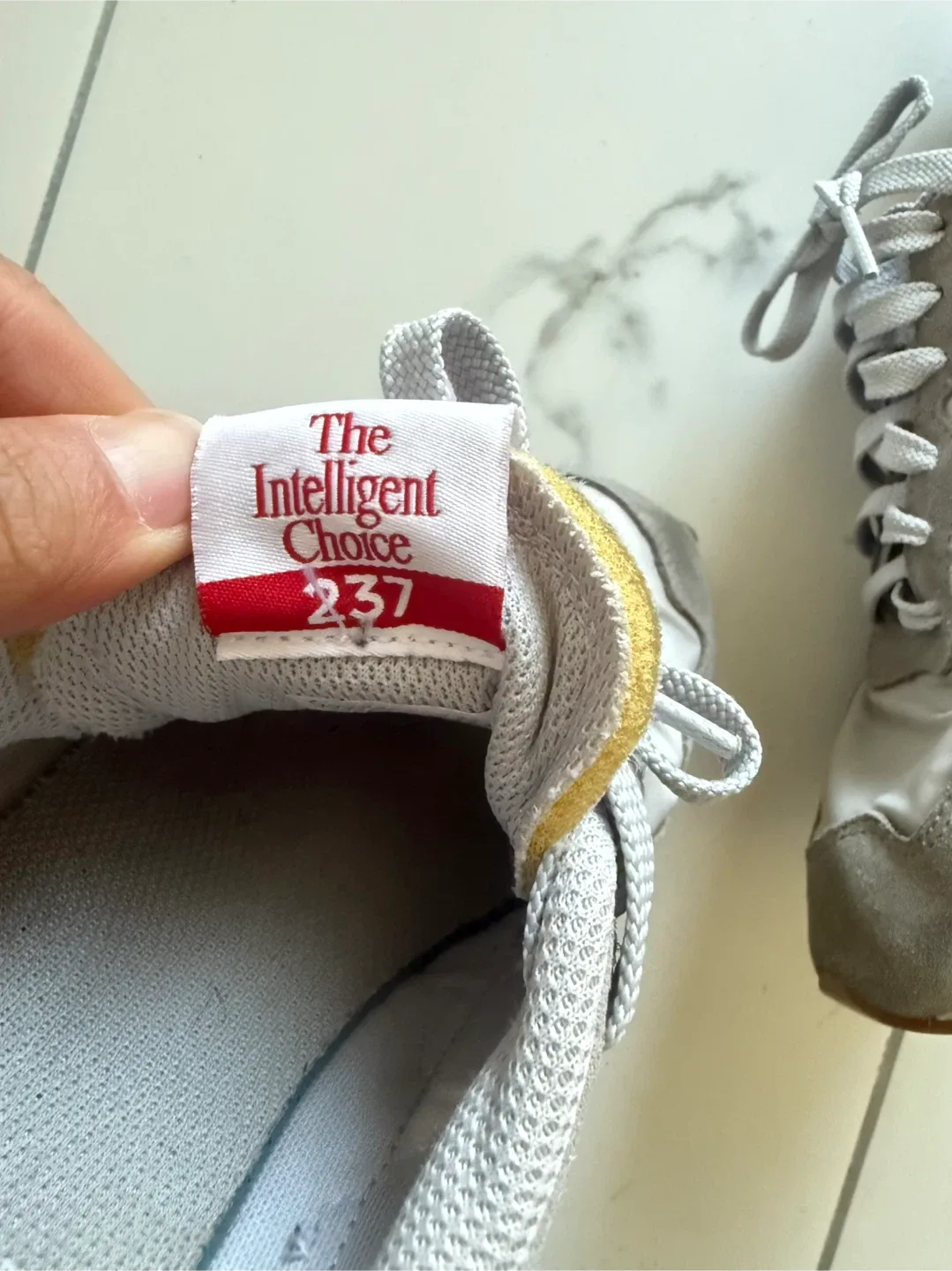 Men 8.5 New Balance 237 Sneakers Running Shoes image indicator(4)