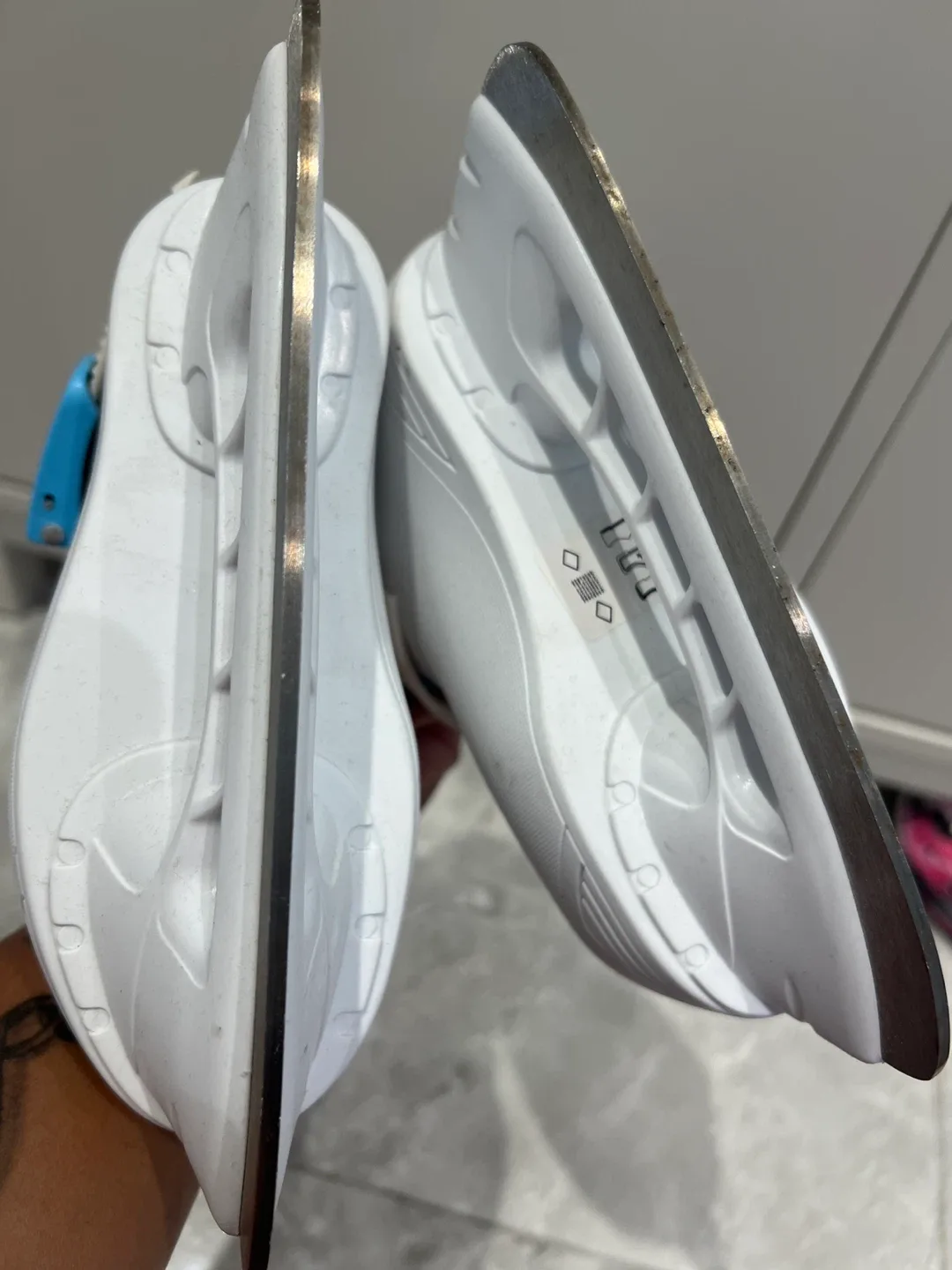 Bauer Ice Skates - Size 8/9 image indicator(4)