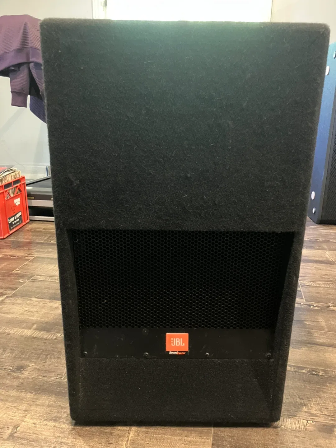 JBL SoundFactor SF22SP Powered Subwoofer thumbnail