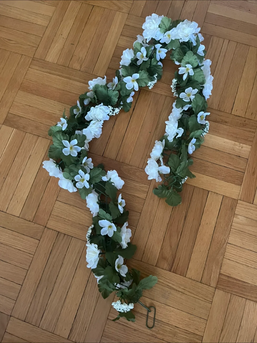 Floral Garland - White Flowers & Green Leaves thumbnail