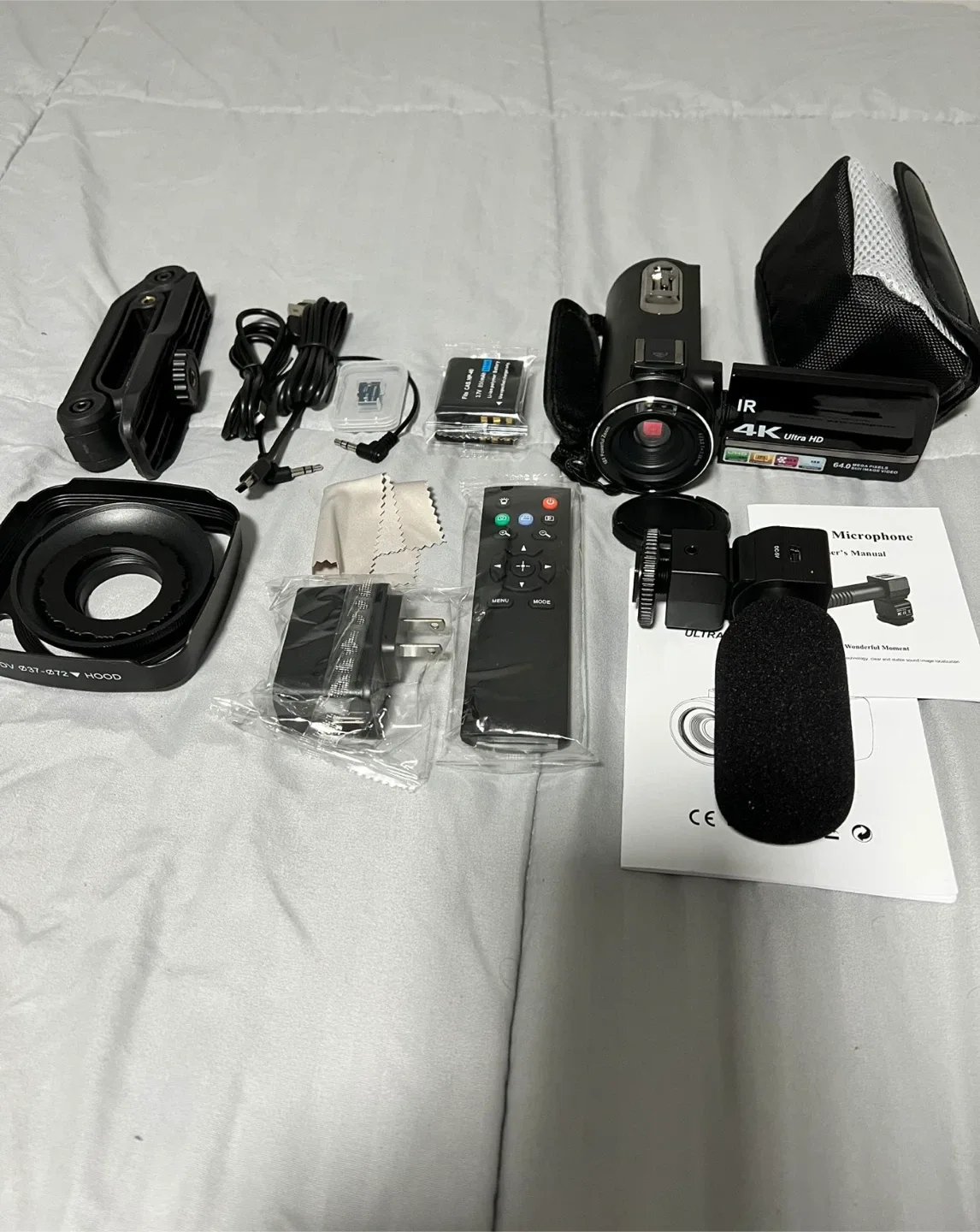 4K Ultra HD Camcorder with Microphone image indicator(2)