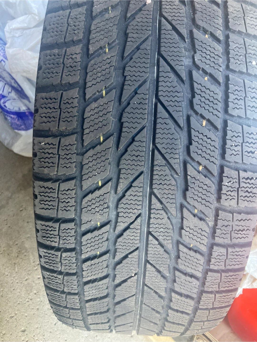 Set of 4 Toyo Observe Winter Tires and black rims - photo 4