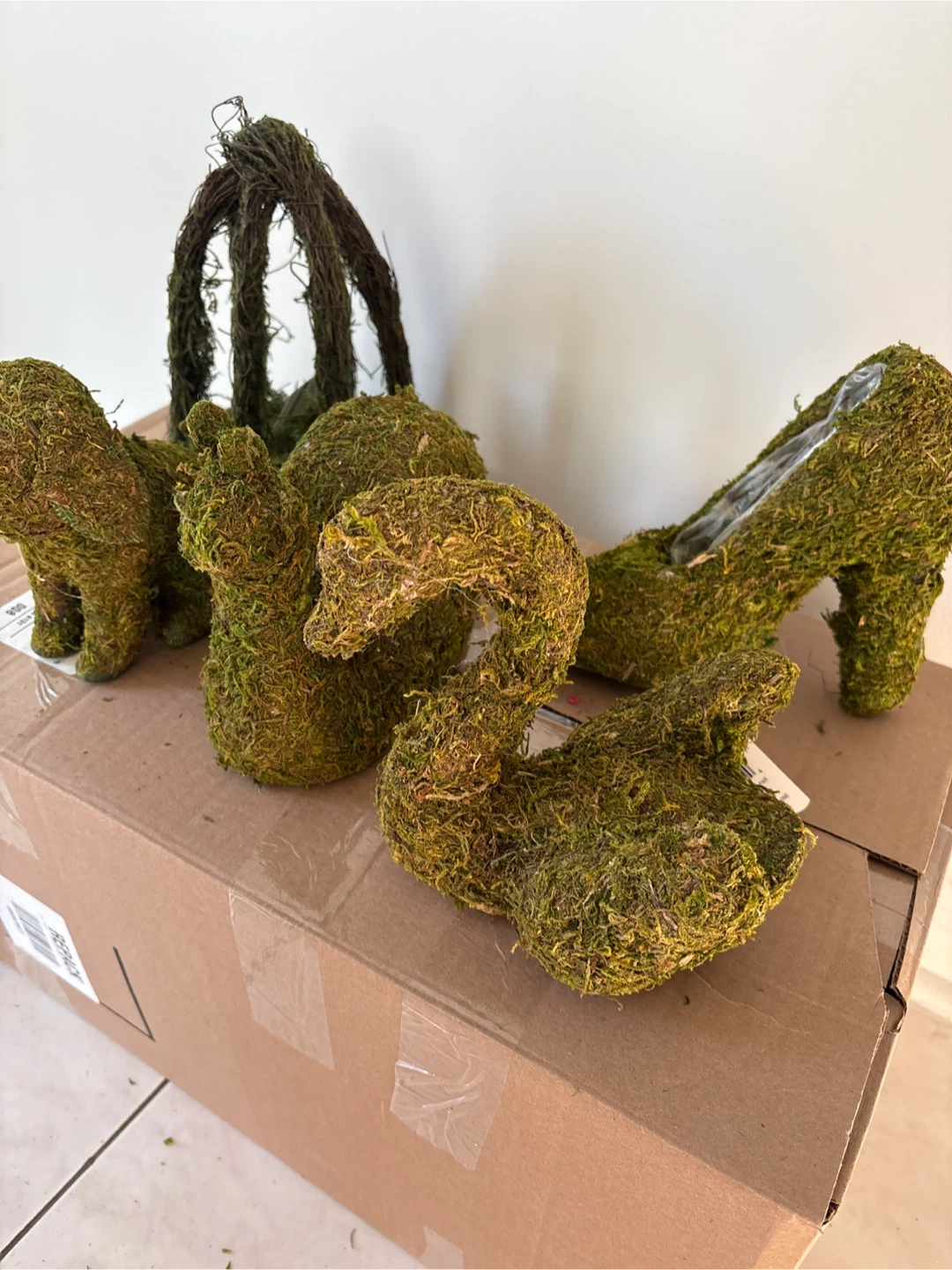 15 Moss Animal Topiary - Dog, Snail, Swan, Shoe, Basket - photo 2