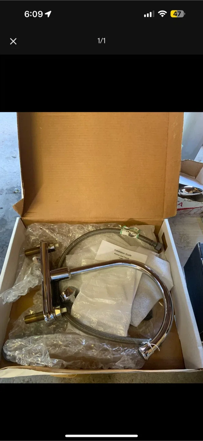 Kitchen Sink Faucet (New in Box) thumbnail