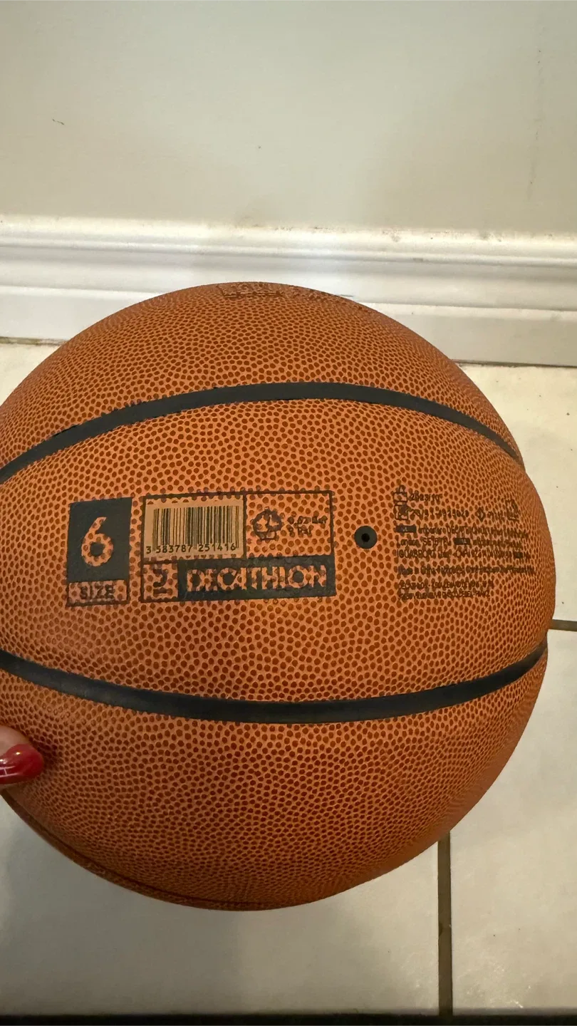 Tarmak BT100 Basketball (Size 6) with Pump image indicator(3)