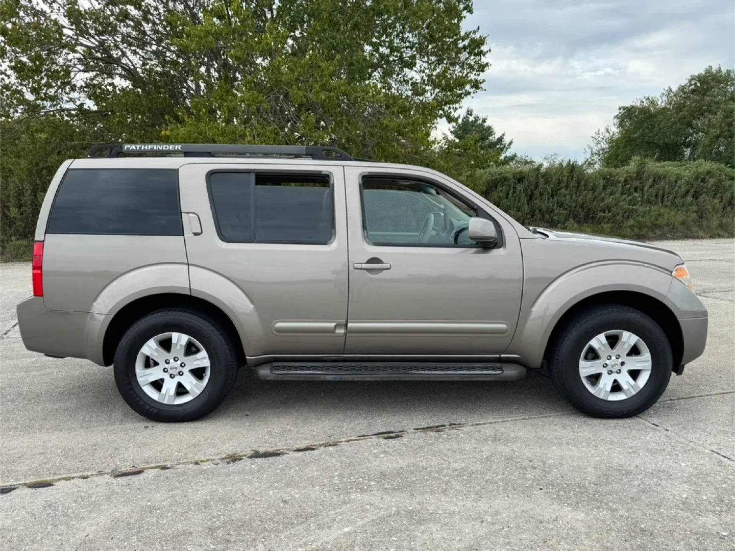 06 Nissan Pathfinder SUV SL image indicator(4)