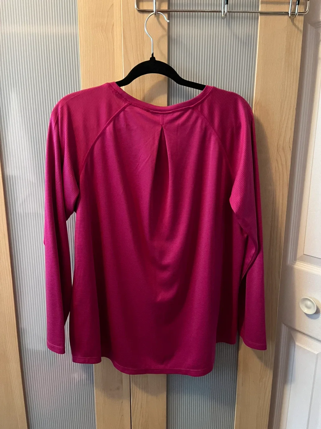 Joe Fresh Active Magenta Pink Long Sleeve Top - Size L image indicator(2)