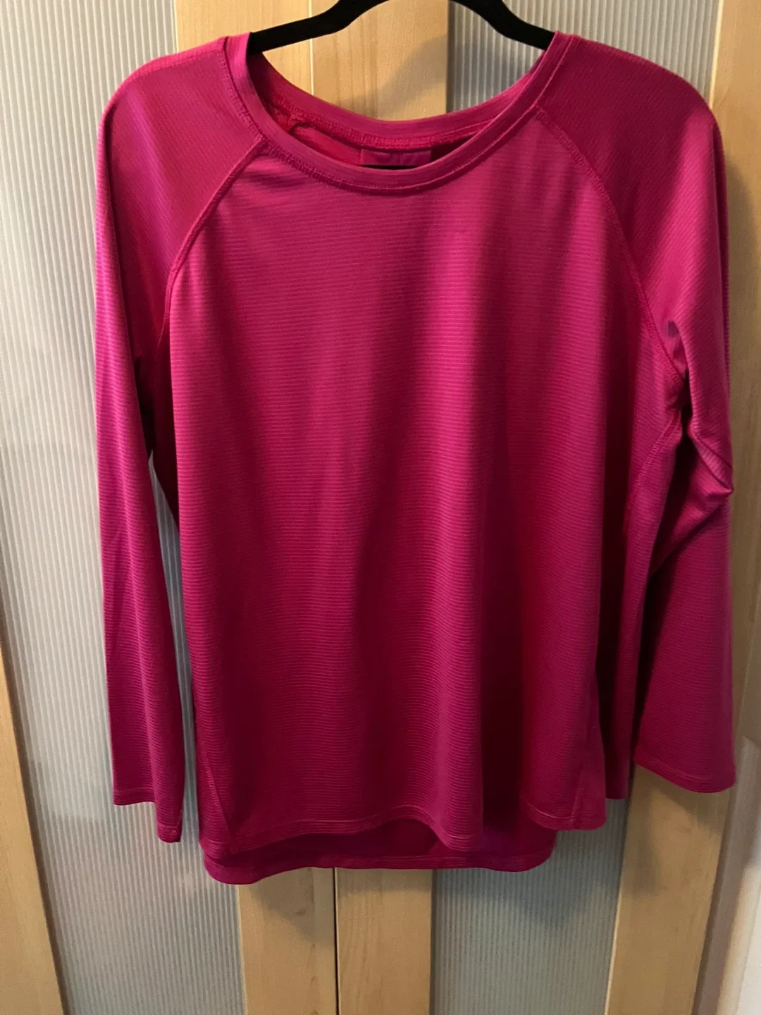Joe Fresh Active Magenta Pink Long Sleeve Top - Size L