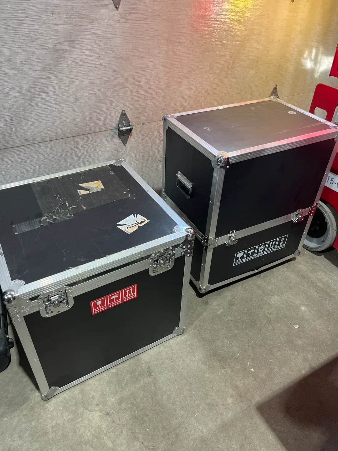 Black Aluminum Road Cases thumbnail