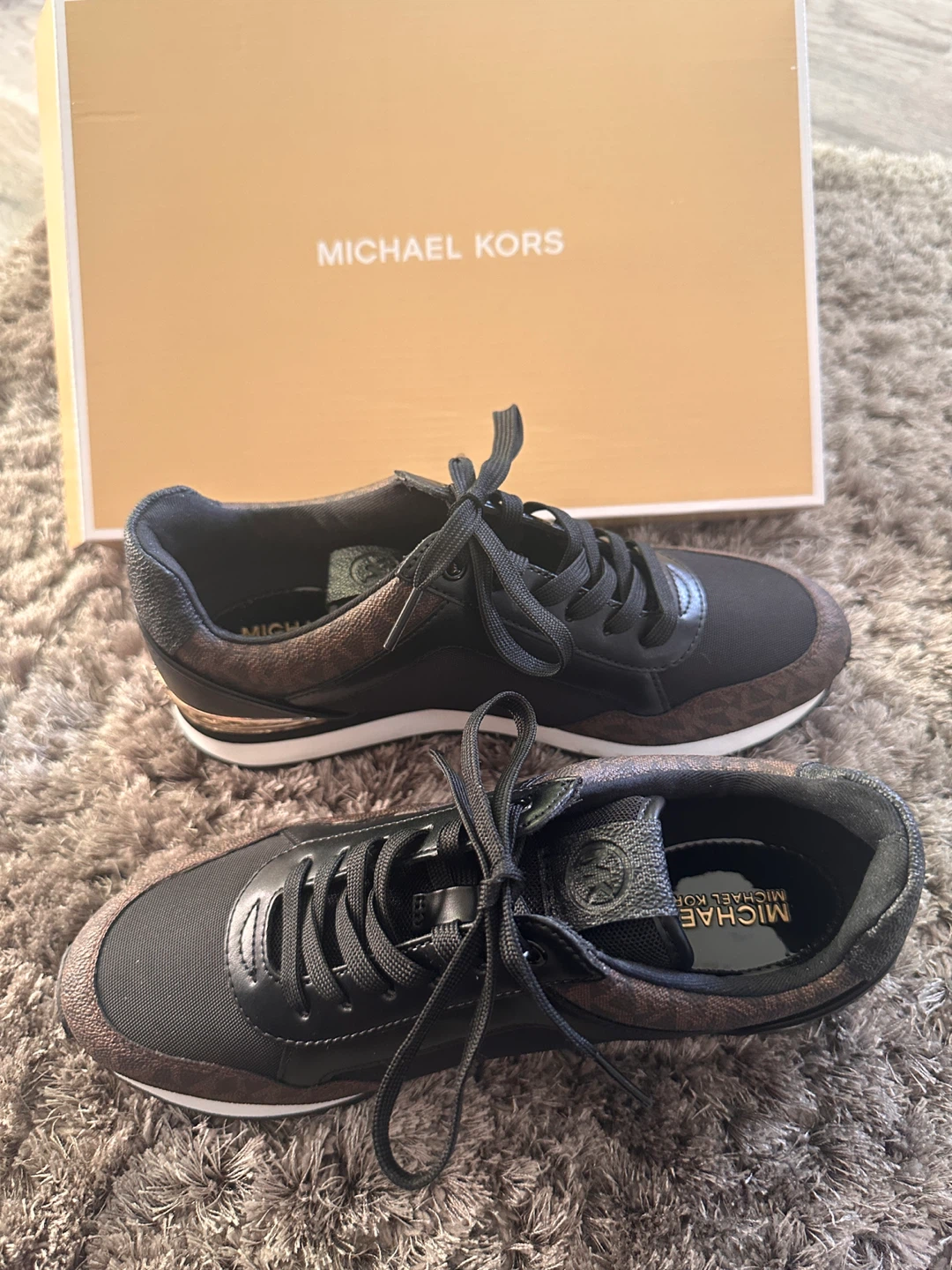 Michael Kors Maddy Trainer - US 7.5M