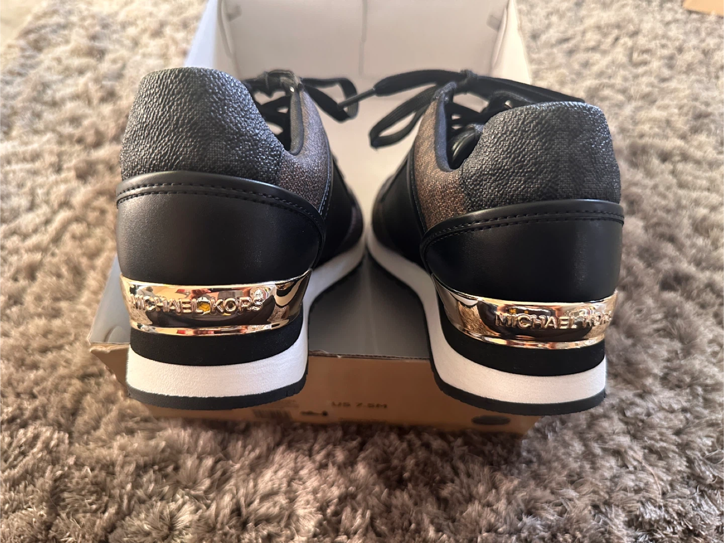 Michael Kors Maddy Trainer - US 7.5M - photo 3
