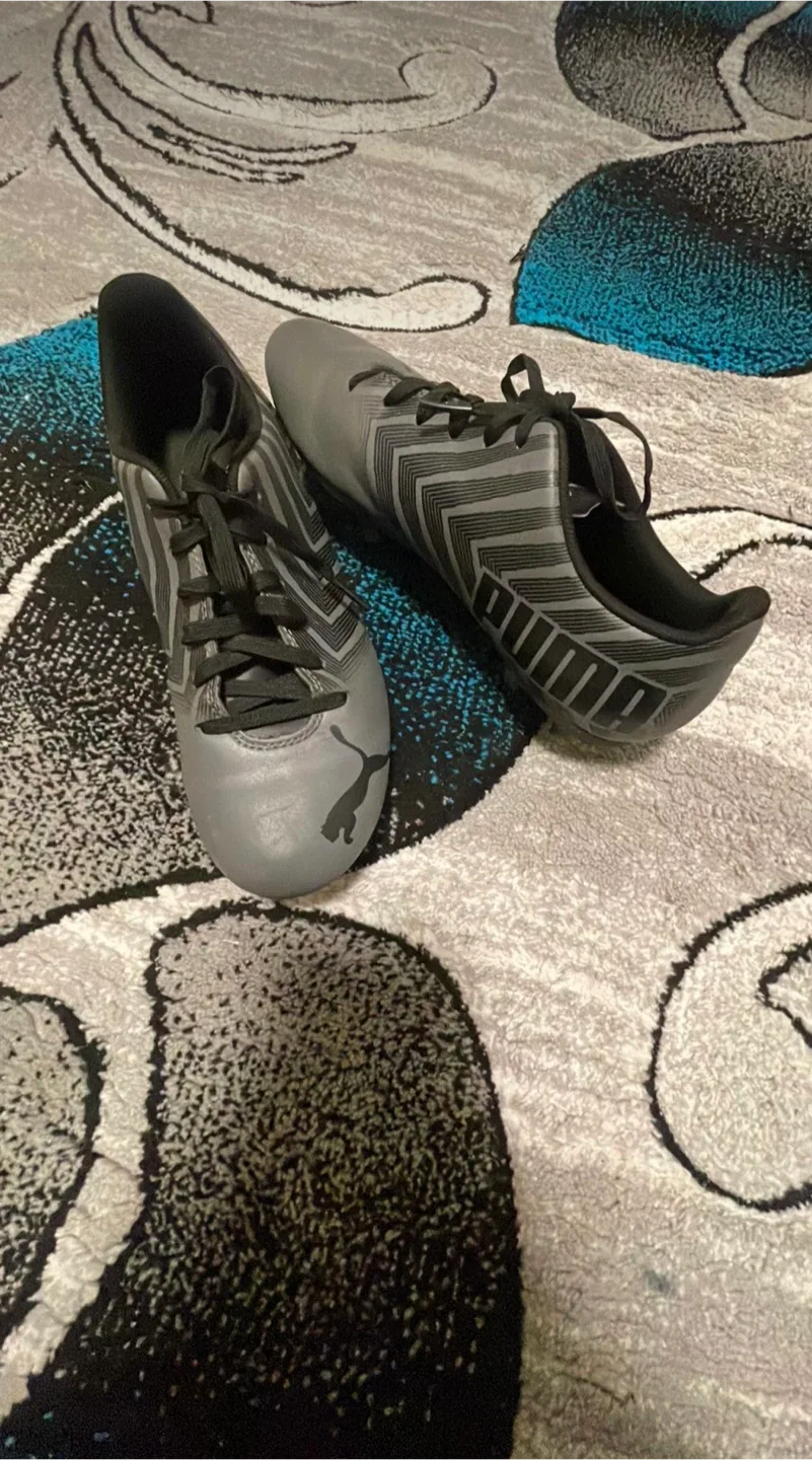 Puma Soccer Cleats, Size 7.5 US image indicator(2)