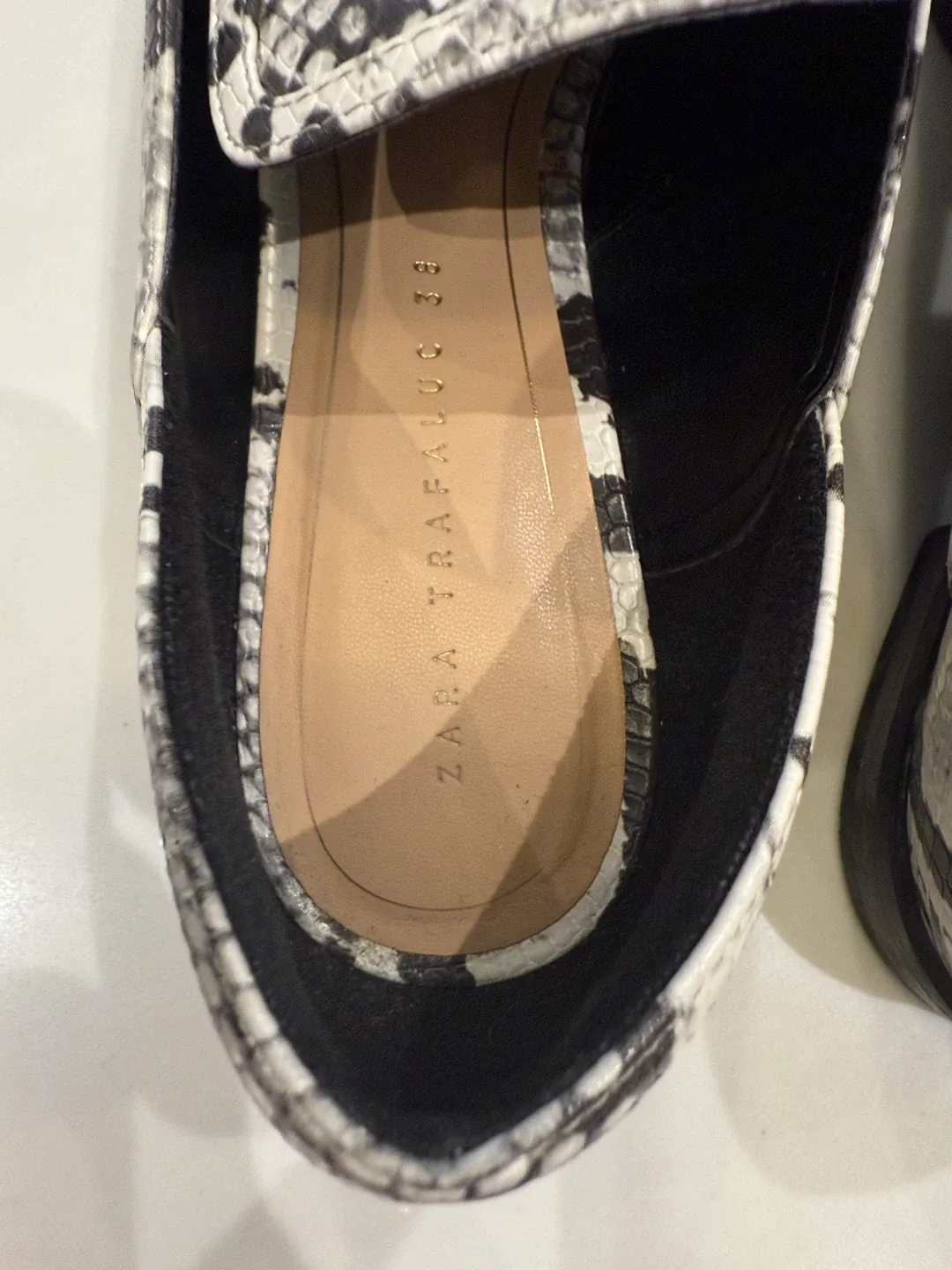 Zara Snakeskin look Loafers image indicator(7)