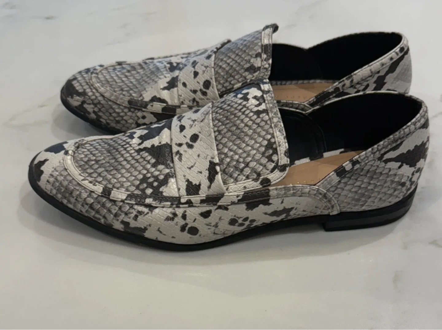Zara Snakeskin look Loafers image indicator(5)