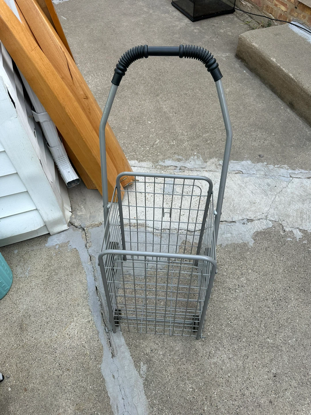 Metal Shopping Cart