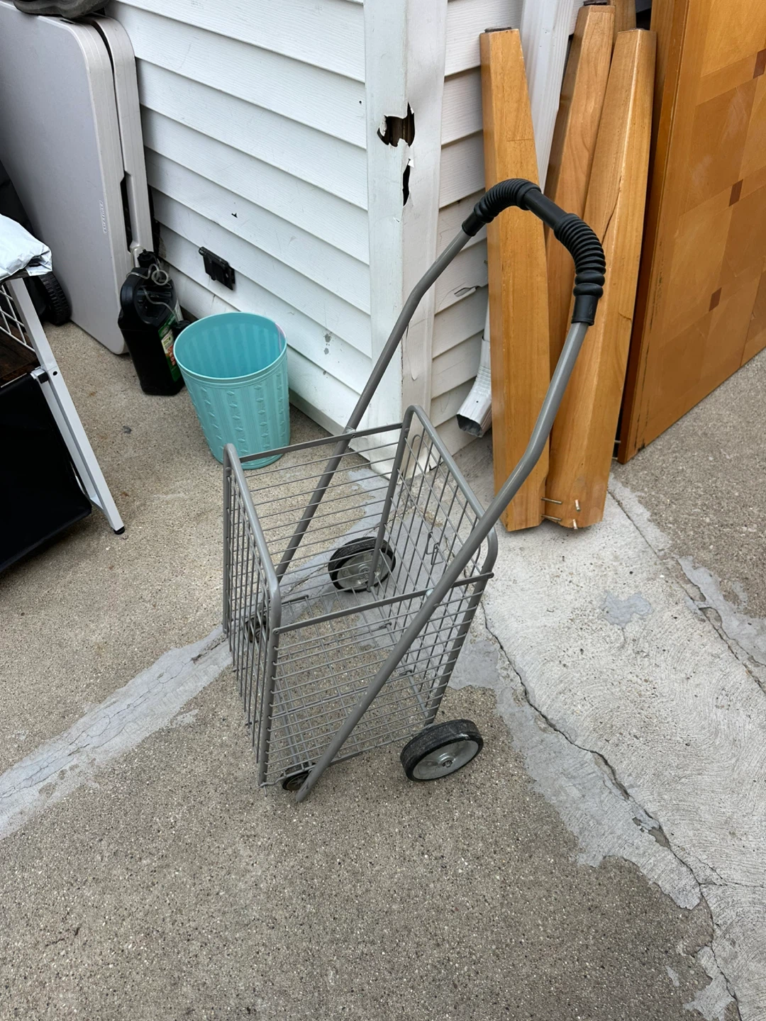 Metal Shopping Cart - photo 2