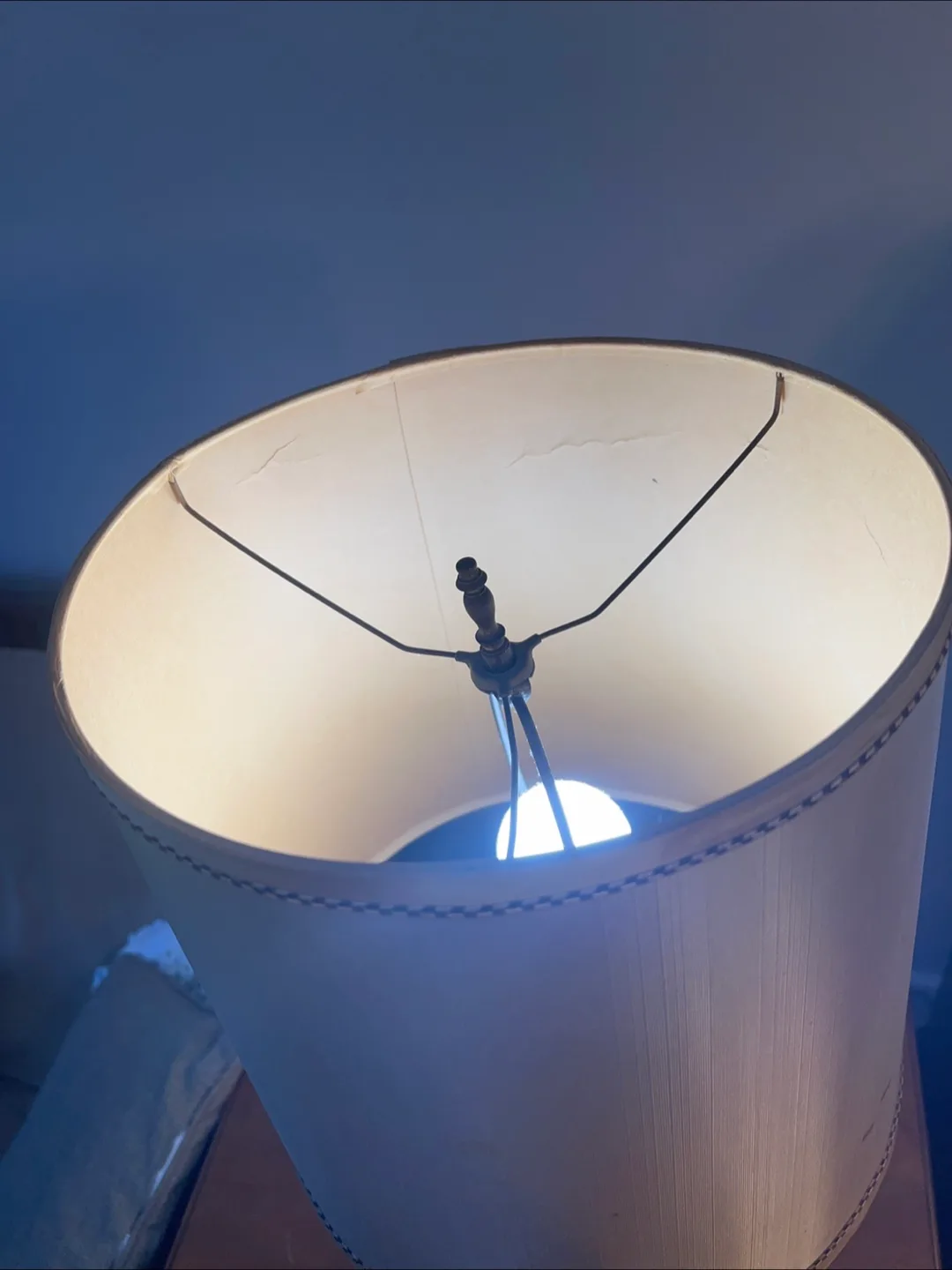 pair of Vintage Floral Patterned Table Lamp image indicator(5)