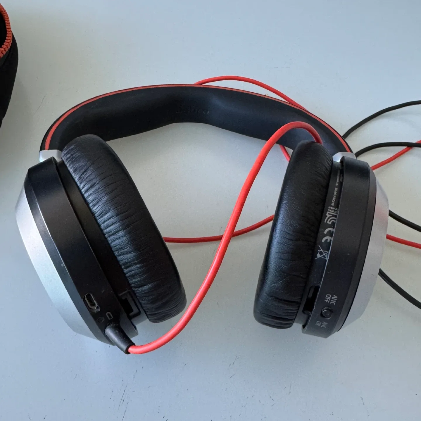 Jabra Evolve 80 Stereo Active Noise-Cancelling Headset image indicator(4)