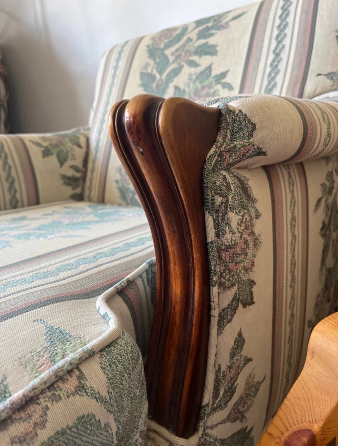 Upholstered Armchair with Floral Pattern - photo 5