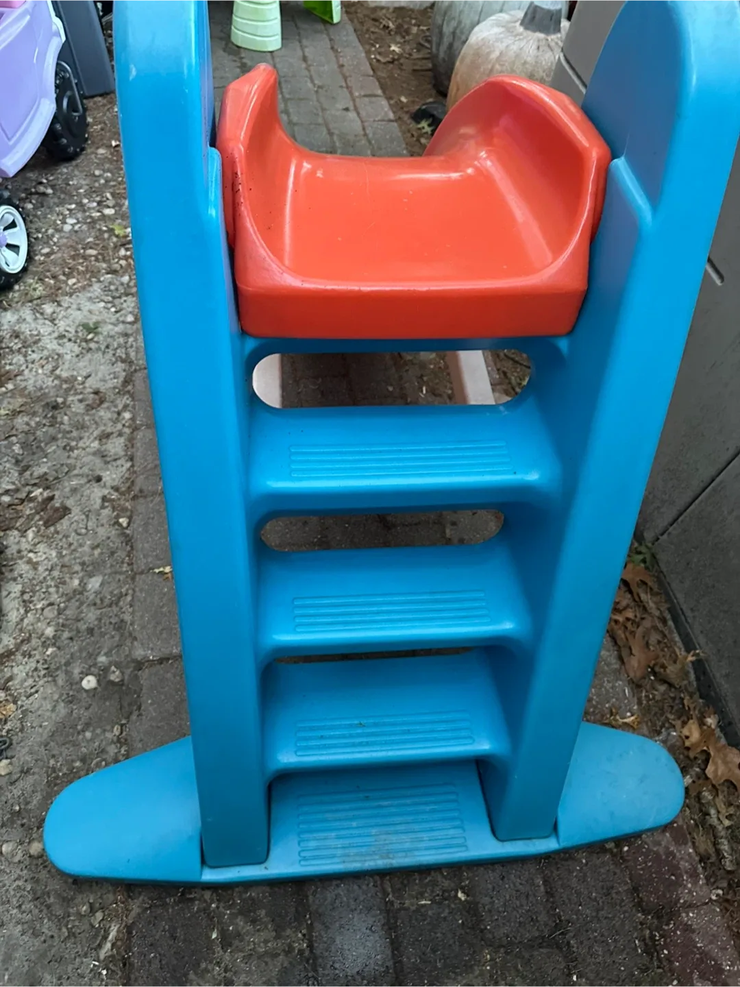 Little Tikes Kids Slide - Orange and Blue image indicator(3)