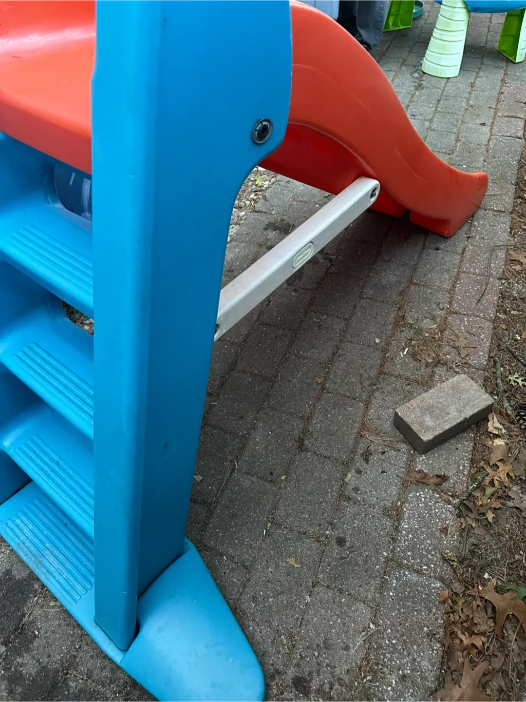 Little Tikes Kids Slide - Orange and Blue image indicator(5)