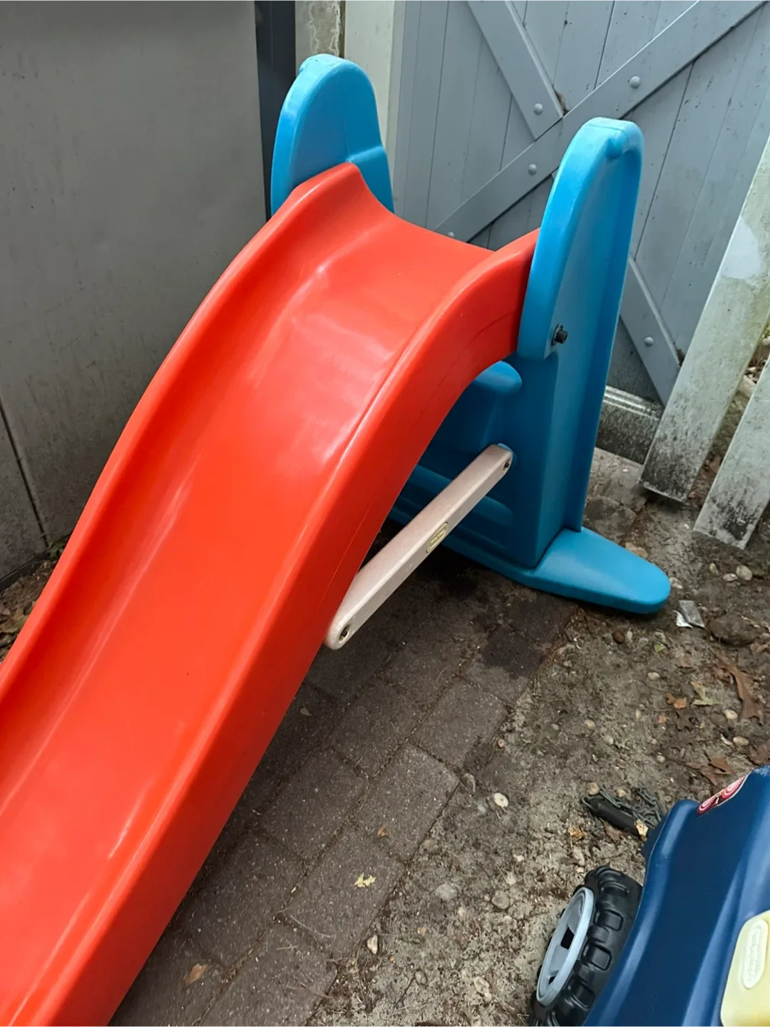 Little Tikes Kids Slide - Orange and Blue image indicator(2)