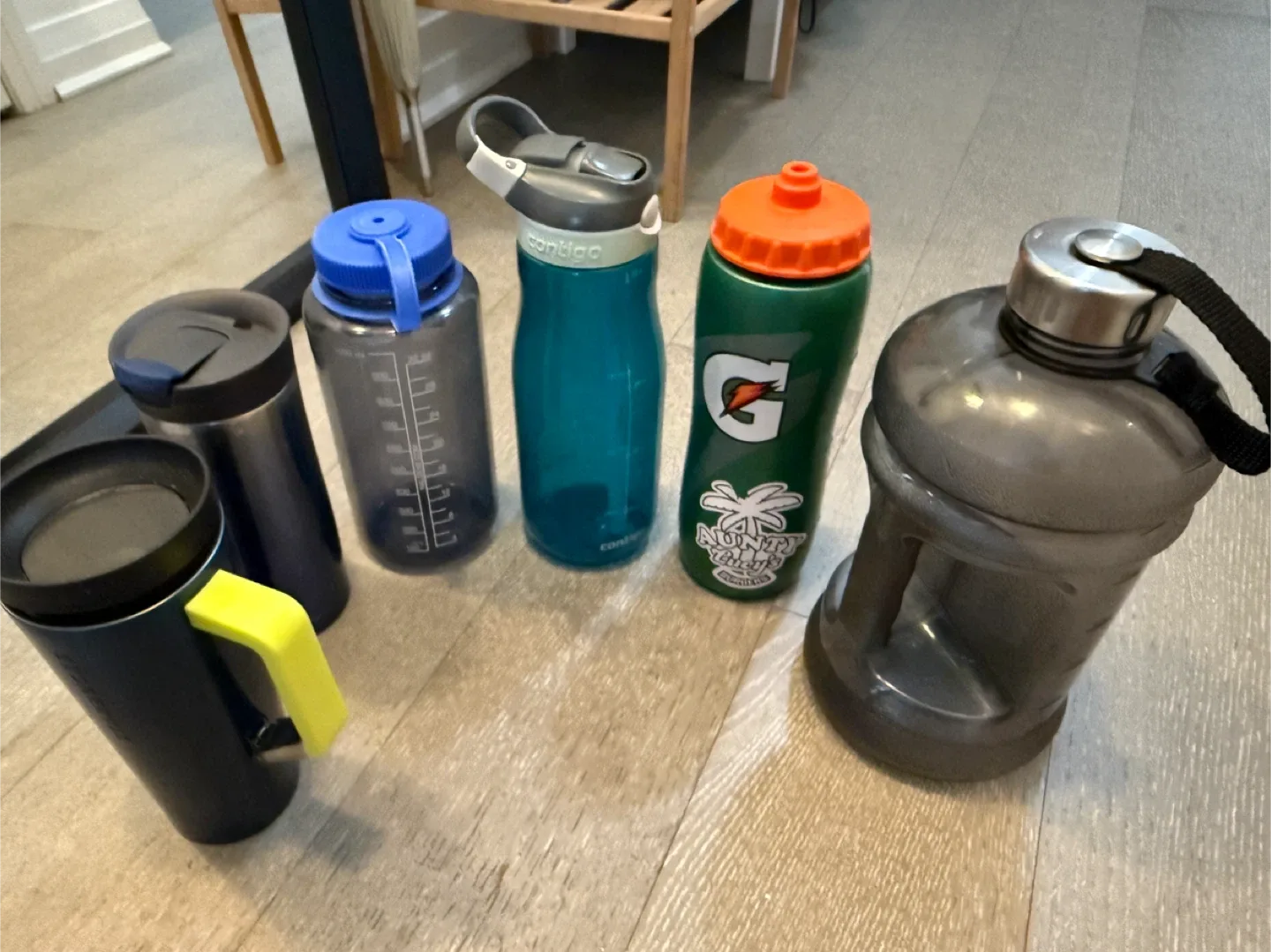 Mixed Lot of Water Bottles 🥕 thumbnail