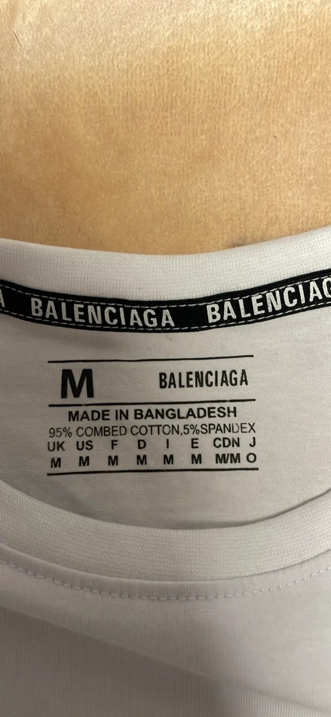 Balenciaga White T-Shirt - Size M image indicator(3)
