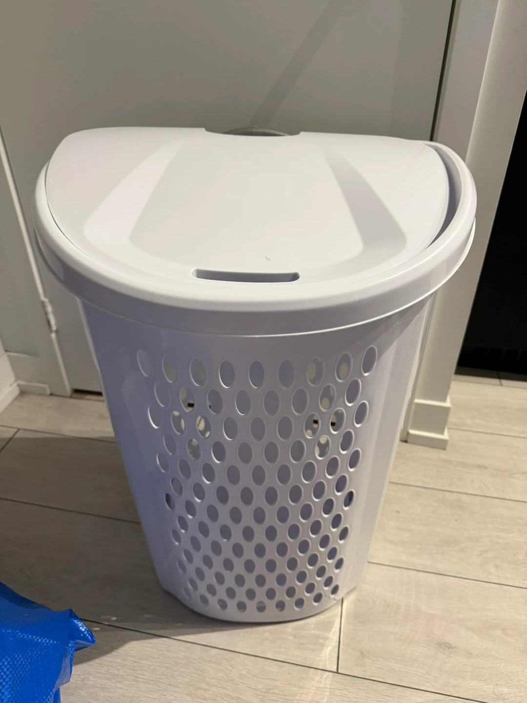 White Plastic Laundry Basket with Lid