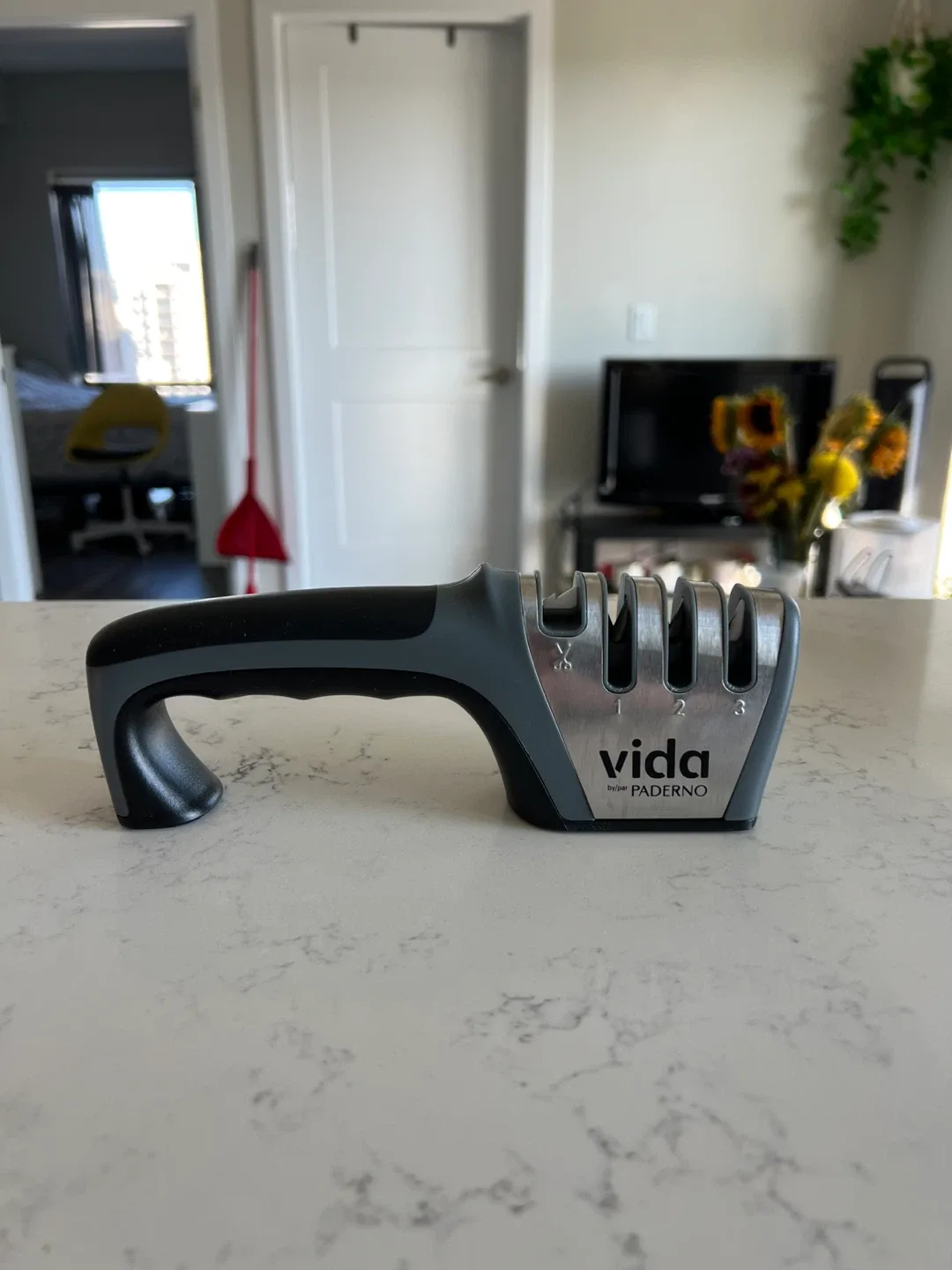 4-in-1 Knife Sharpener image indicator(2)