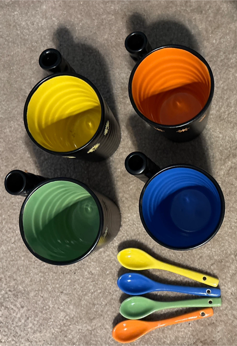 Set of 4 Colourful Mugs with Spoons .. unique design! 🥕 - photo 3